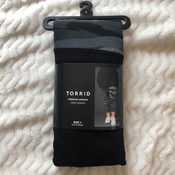 Torrid Crop Premium-Legging Grey Camo, Size 1X - Picture 7 of 7